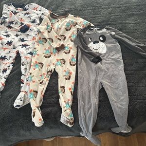Carter’s 3T fleece footie pyjamas set of 3